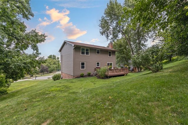 1105 Rial Dr, Bethel Park, PA 15102