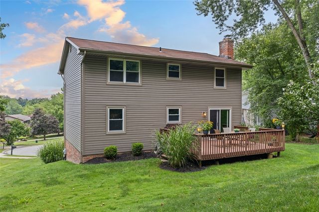 1105 Rial Dr, Bethel Park, PA 15102