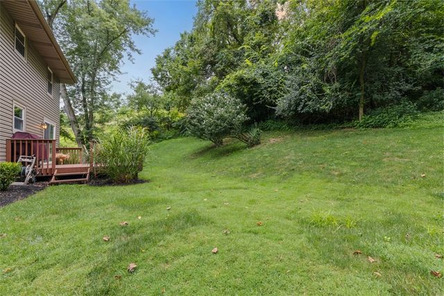 1105 Rial Dr, Bethel Park, PA 15102