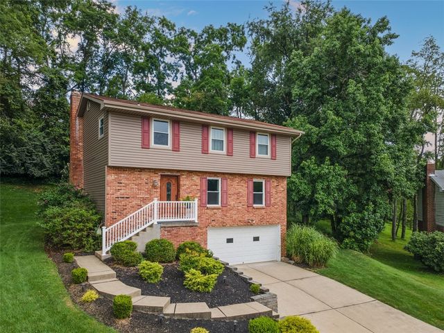 1105 Rial Dr, Bethel Park, PA 15102