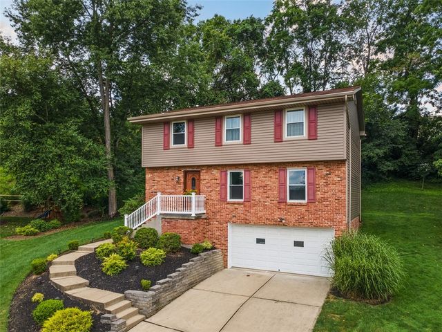 1105 Rial Dr, Bethel Park, PA 15102