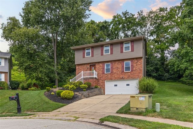 1105 Rial Dr, Bethel Park, PA 15102