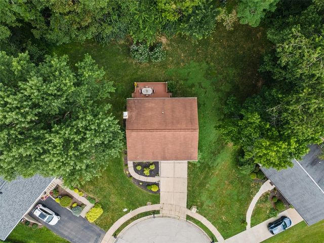 1105 Rial Dr, Bethel Park, PA 15102