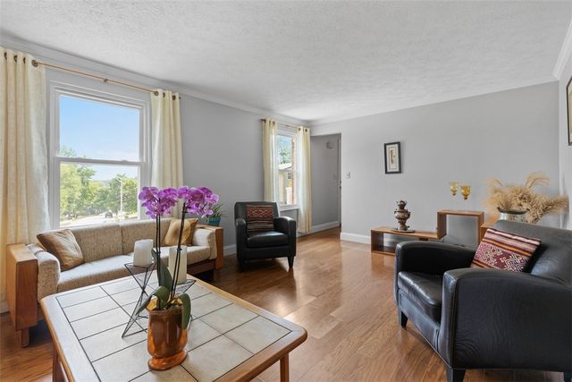 1105 Rial Dr, Bethel Park, PA 15102