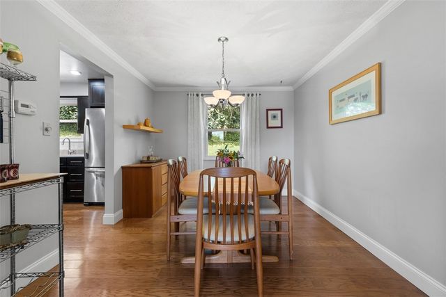 1105 Rial Dr, Bethel Park, PA 15102