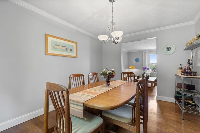 1105 Rial Dr, Bethel Park, PA 15102
