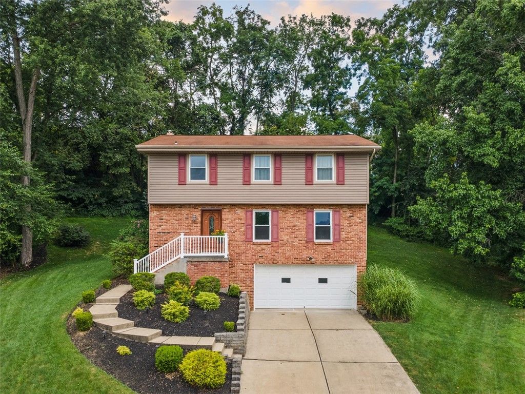 1105 Rial Dr, Bethel Park, PA 15102