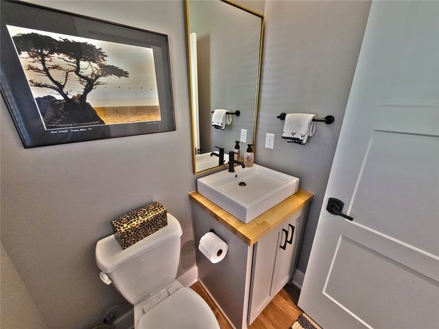 366 Hideaway Cove Drive, Seneca, SC 29672