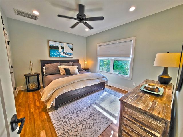 366 Hideaway Cove Drive, Seneca, SC 29672