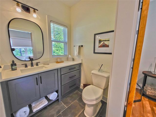 366 Hideaway Cove Drive, Seneca, SC 29672