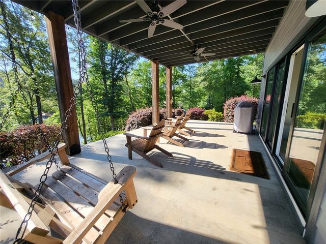 366 Hideaway Cove Drive, Seneca, SC 29672