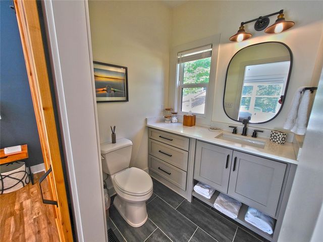 366 Hideaway Cove Drive, Seneca, SC 29672