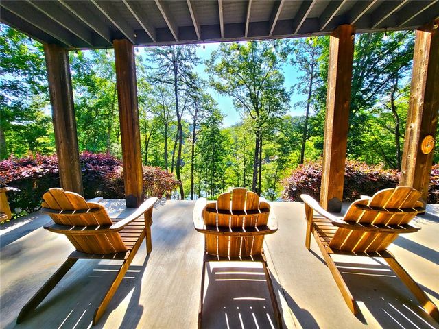 366 Hideaway Cove Drive, Seneca, SC 29672