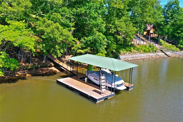 366 Hideaway Cove Drive, Seneca, SC 29672
