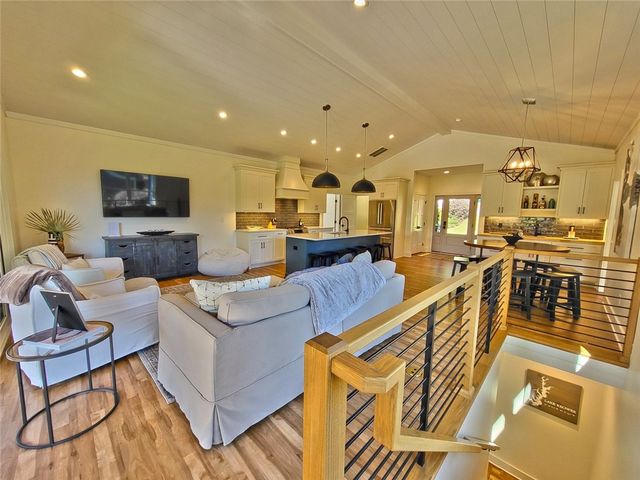 366 Hideaway Cove Drive, Seneca, SC 29672
