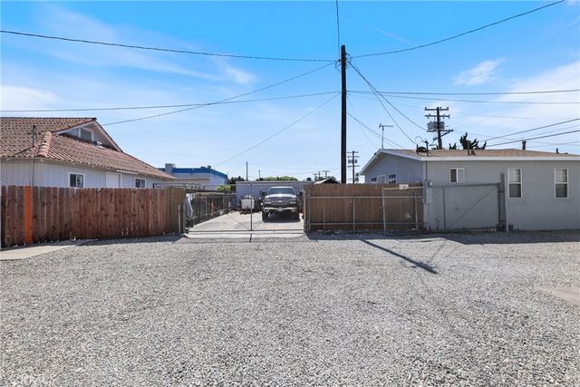 15323 Paramount, Paramount, CA 90723