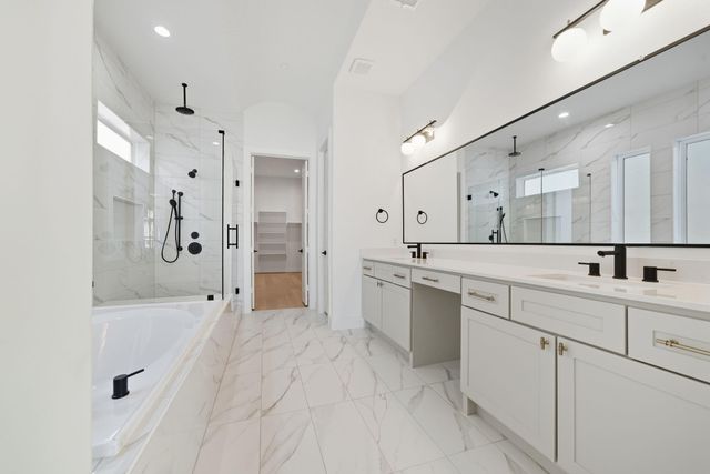 905 Blackshire, Houston, TX 77055