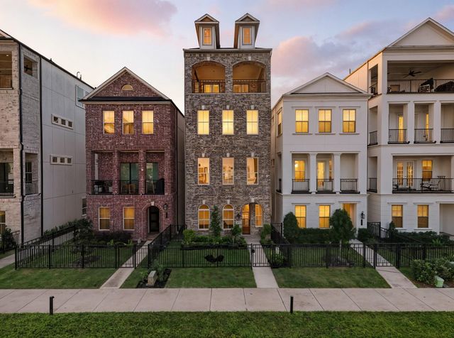 905 Blackshire, Houston, TX 77055