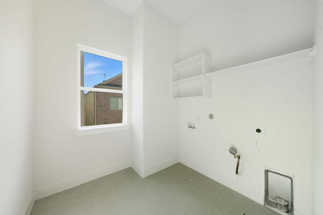 905 Blackshire, Houston, TX 77055