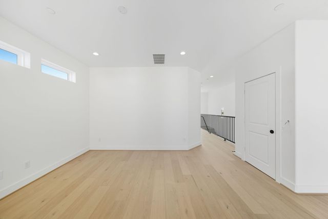 905 Blackshire, Houston, TX 77055