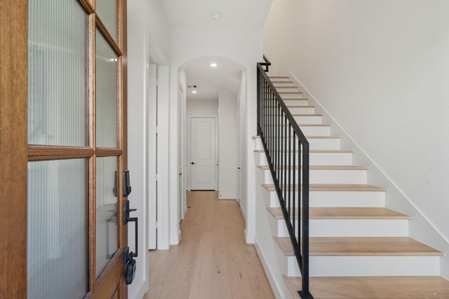 905 Blackshire, Houston, TX 77055