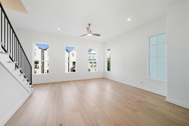 905 Blackshire, Houston, TX 77055