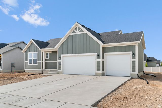 3036 W 2600 N, Clinton, UT 84015