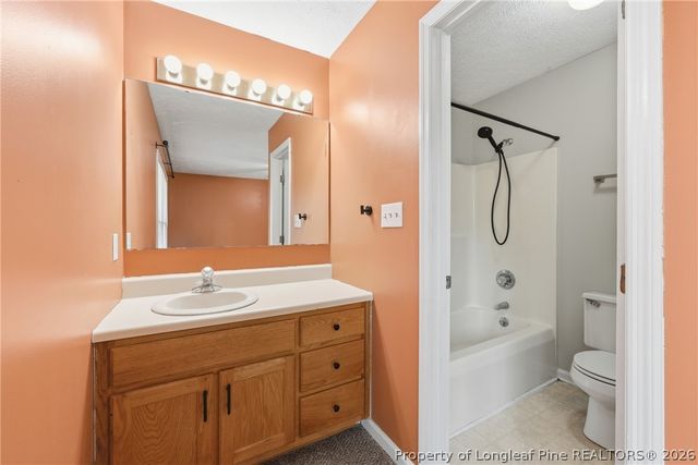 207 Cobblestone Court, Raeford, NC 28376