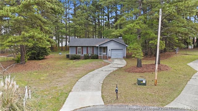 207 Cobblestone Court, Raeford, NC 28376