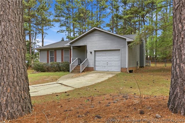 207 Cobblestone Court, Raeford, NC 28376