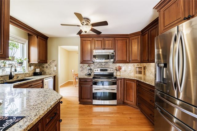 34 Freshfield Rise, Perinton, NY 14450