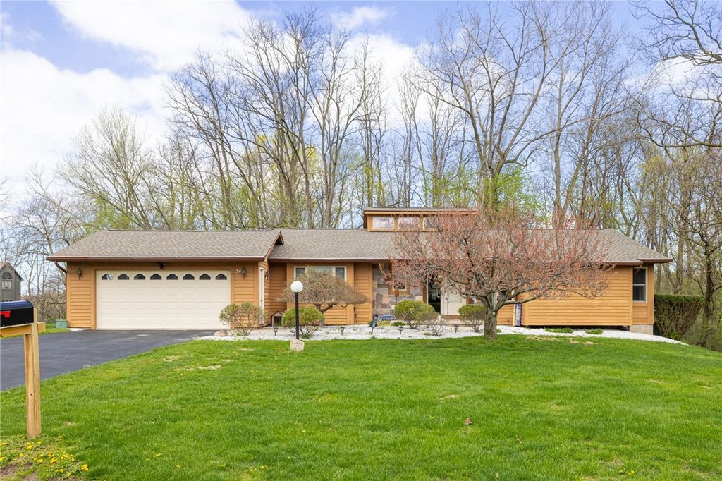 34 Freshfield Rise, Perinton, NY 14450