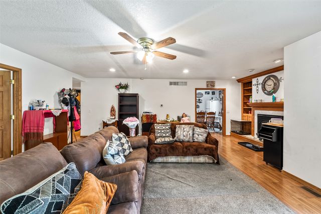 3828 E 29th Street, Des Moines, IA 50317