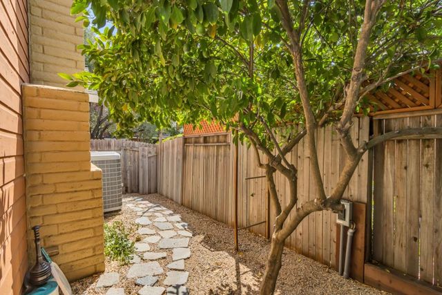 33 Coyle Creek Circle, Fair Oaks, CA 95628