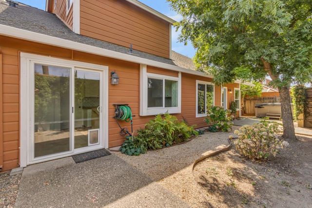 33 Coyle Creek Circle, Fair Oaks, CA 95628