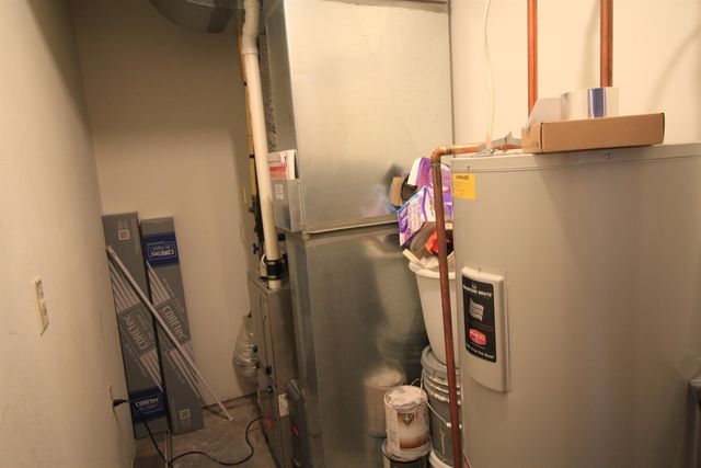 609 11th St NW, Minot, ND 58703