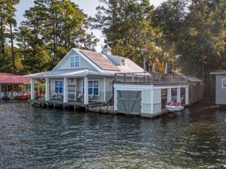 2519 Lakeshore Dr, Jacksonville, TX 75766