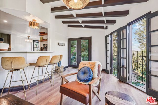 8718 Crescent Drive, Los Angeles, CA 90046