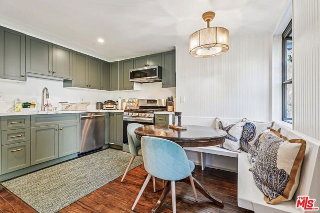 8718 Crescent Drive, Los Angeles, CA 90046