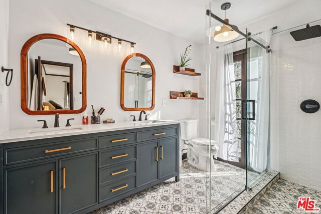 8718 Crescent Drive, Los Angeles, CA 90046