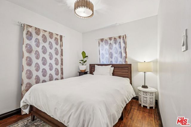 8718 Crescent Drive, Los Angeles, CA 90046