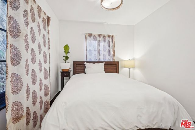 8718 Crescent Drive, Los Angeles, CA 90046