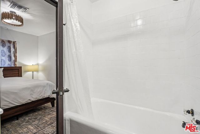 8718 Crescent Drive, Los Angeles, CA 90046