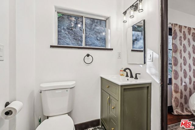 8718 Crescent Drive, Los Angeles, CA 90046