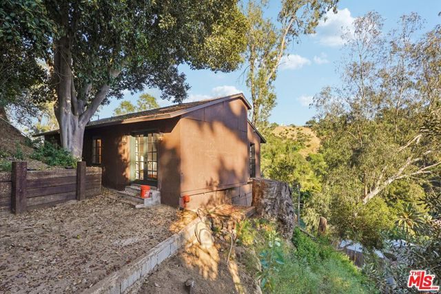 8718 Crescent Drive, Los Angeles, CA 90046