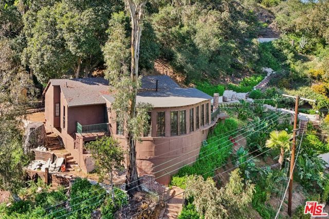 8718 Crescent Drive, Los Angeles, CA 90046