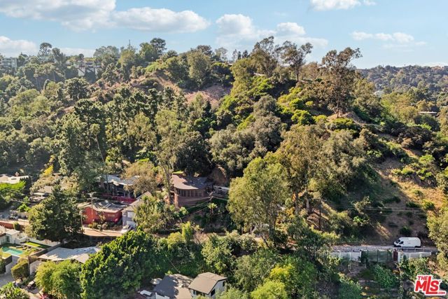 8718 Crescent Drive, Los Angeles, CA 90046