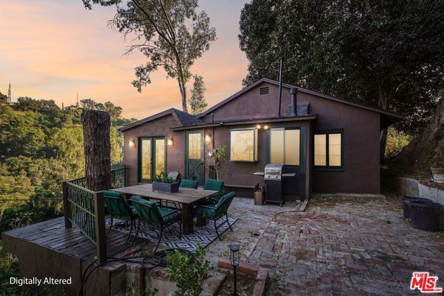 8718 Crescent Drive, Los Angeles, CA 90046