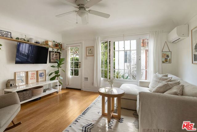 3303 S Durango Avenue, Los Angeles, CA 90034