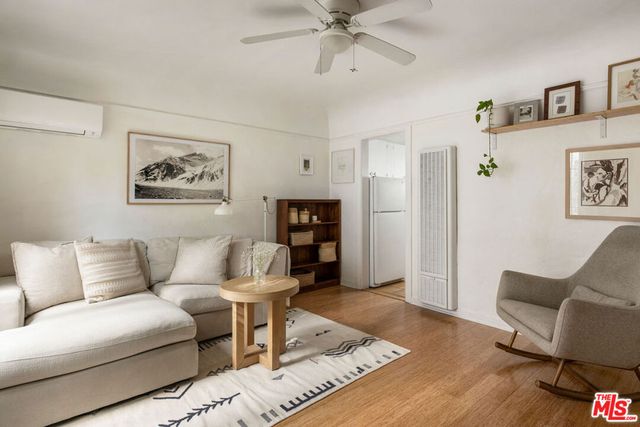 3303 S Durango Avenue, Los Angeles, CA 90034